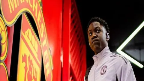 老詹12秒狂揽9分，公牛连发四记三分全被他终结！